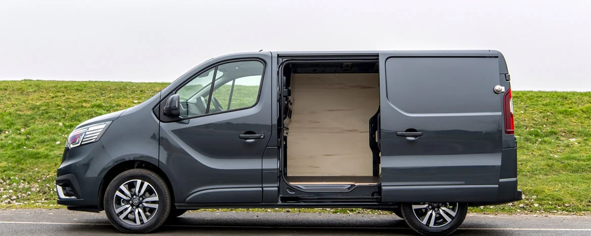 Renault Trafic side view